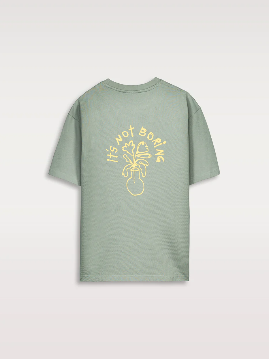 Camiseta confort 'It's not boring' - Image 9