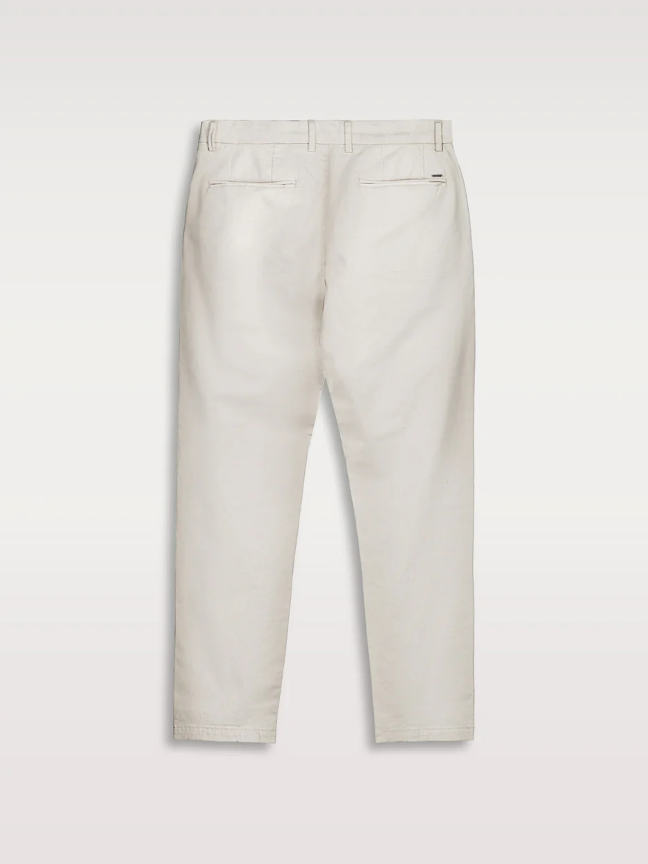 Pantalón chino slim fit esencial - Image 4