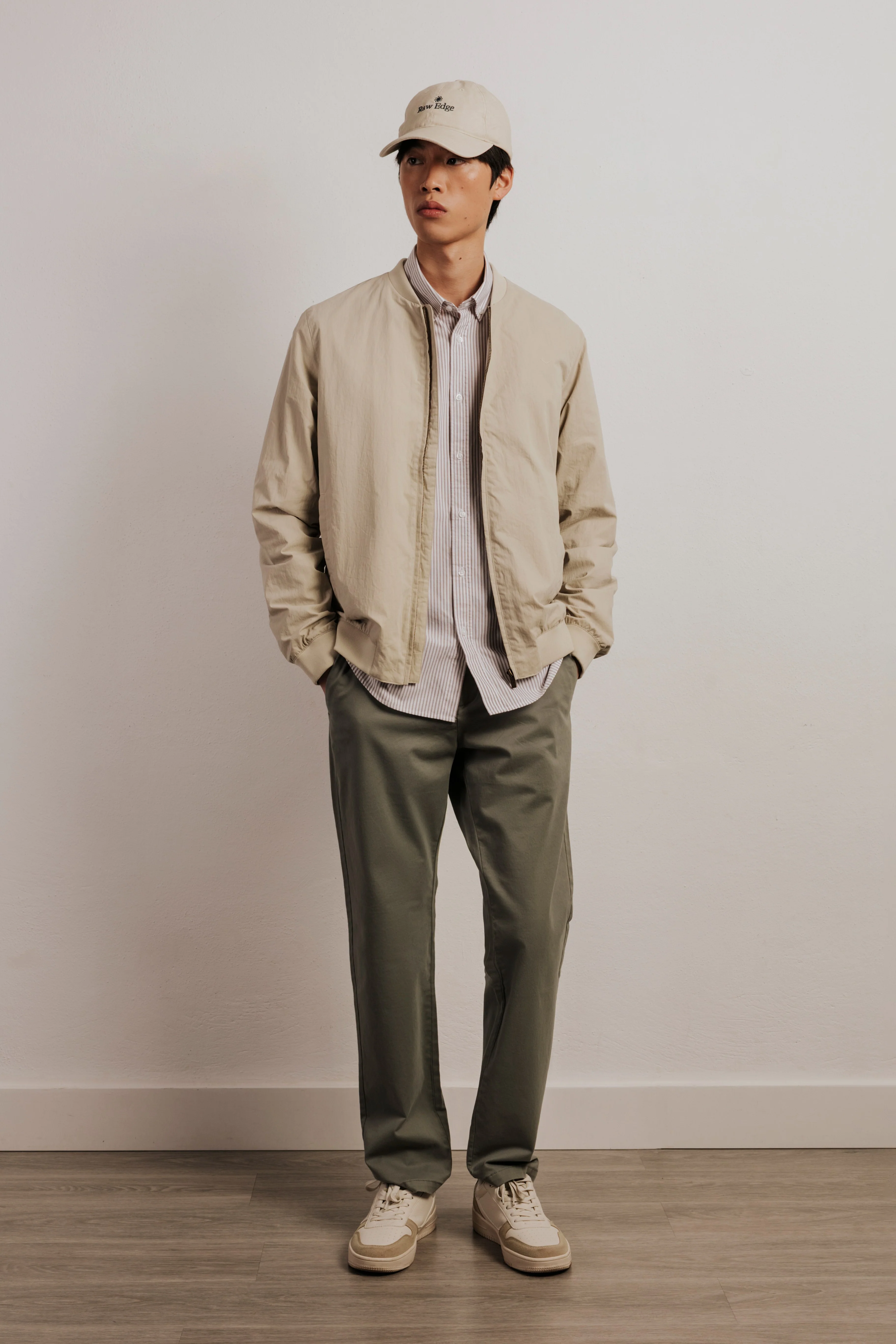 Pantalón chino slim fit esencial - Image 5