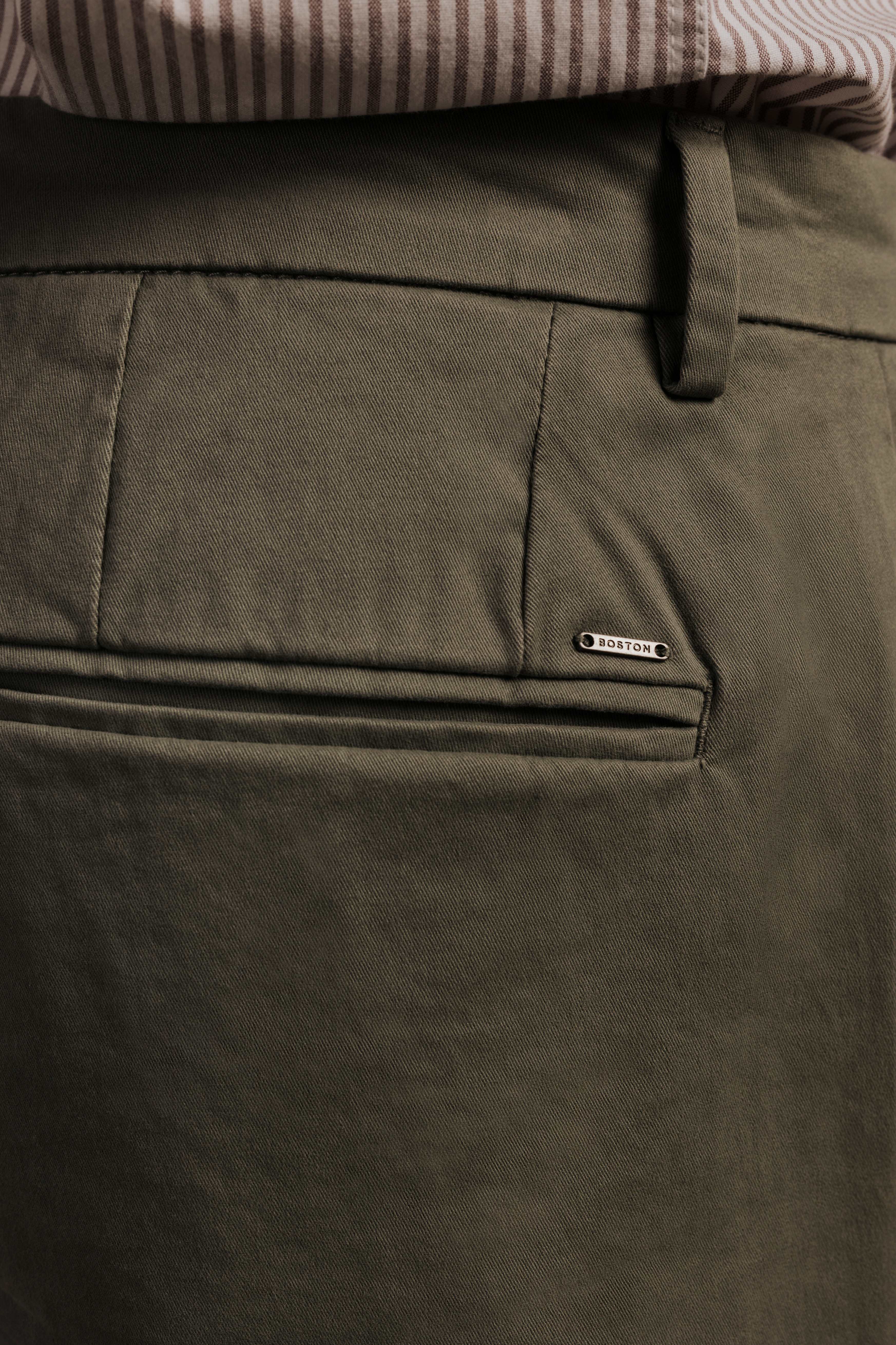 Pantalón chino slim fit esencial - Image 8