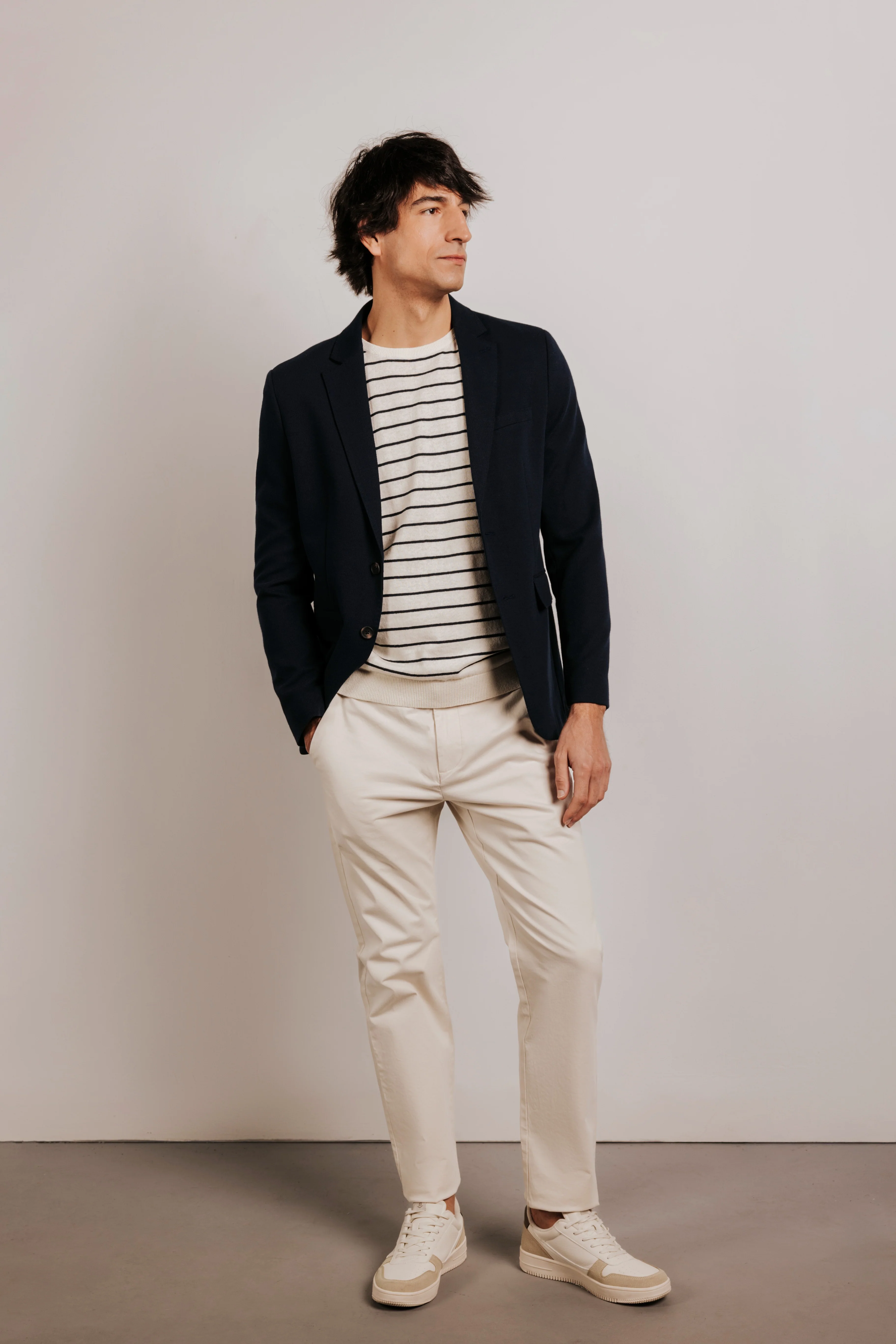 Pantalón chino slim fit esencial - Image 5