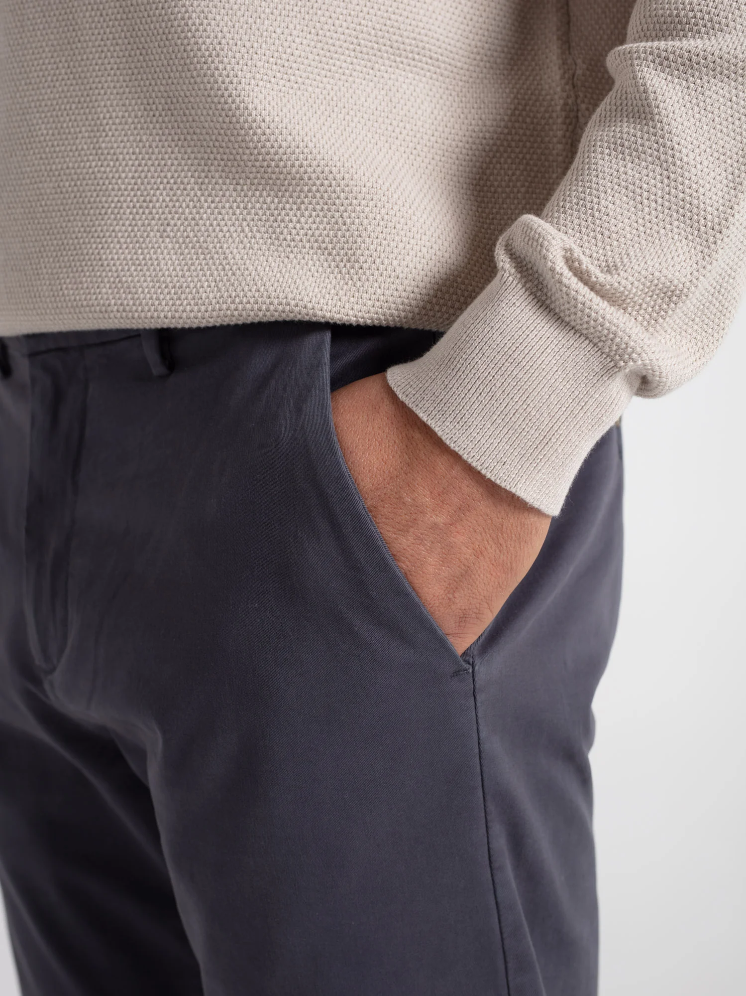 Pantalón chino regular - Image 3