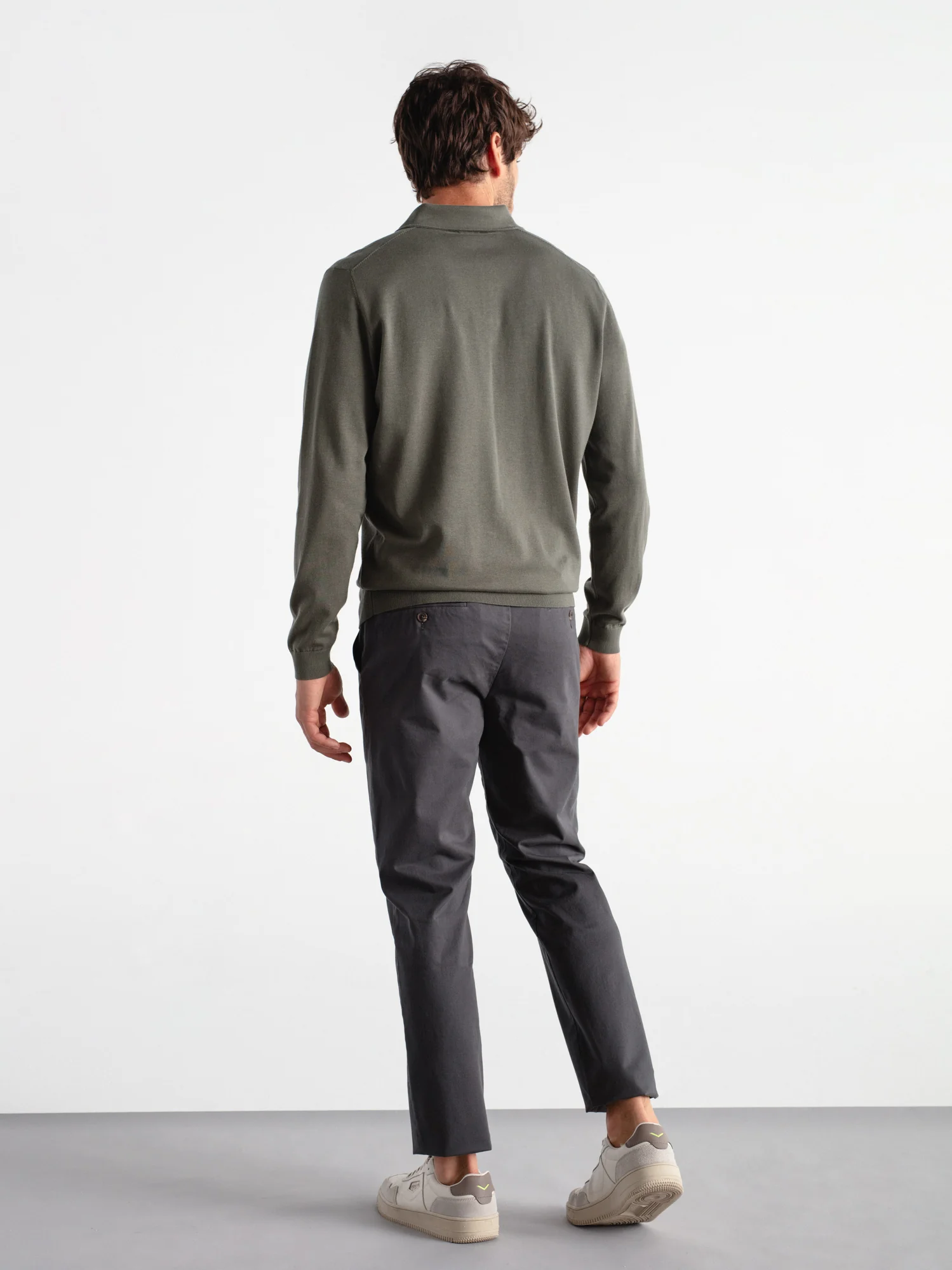 Pantalón chino slim fit esencial - Image 4