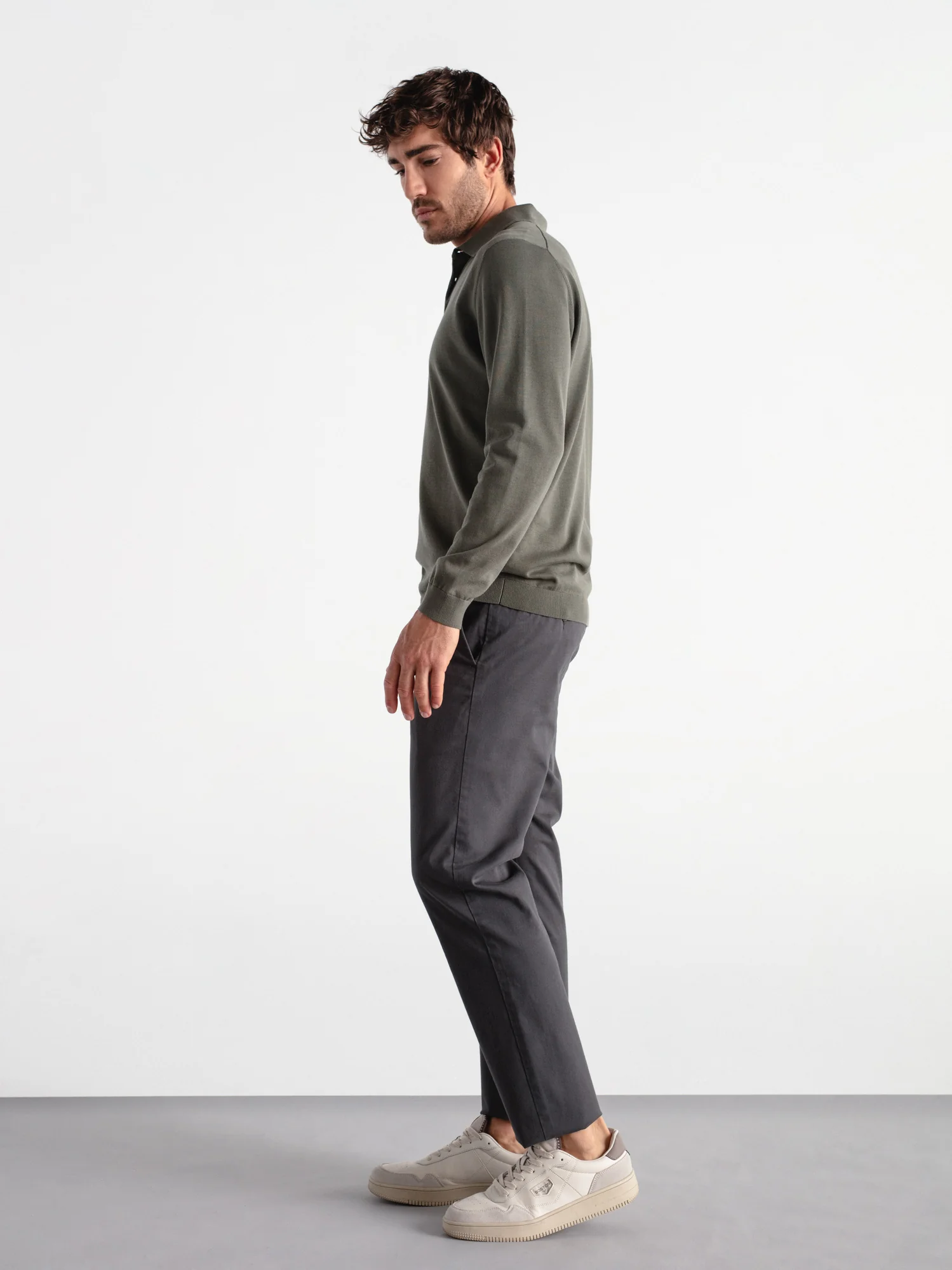 Pantalón chino slim fit esencial - Image 5