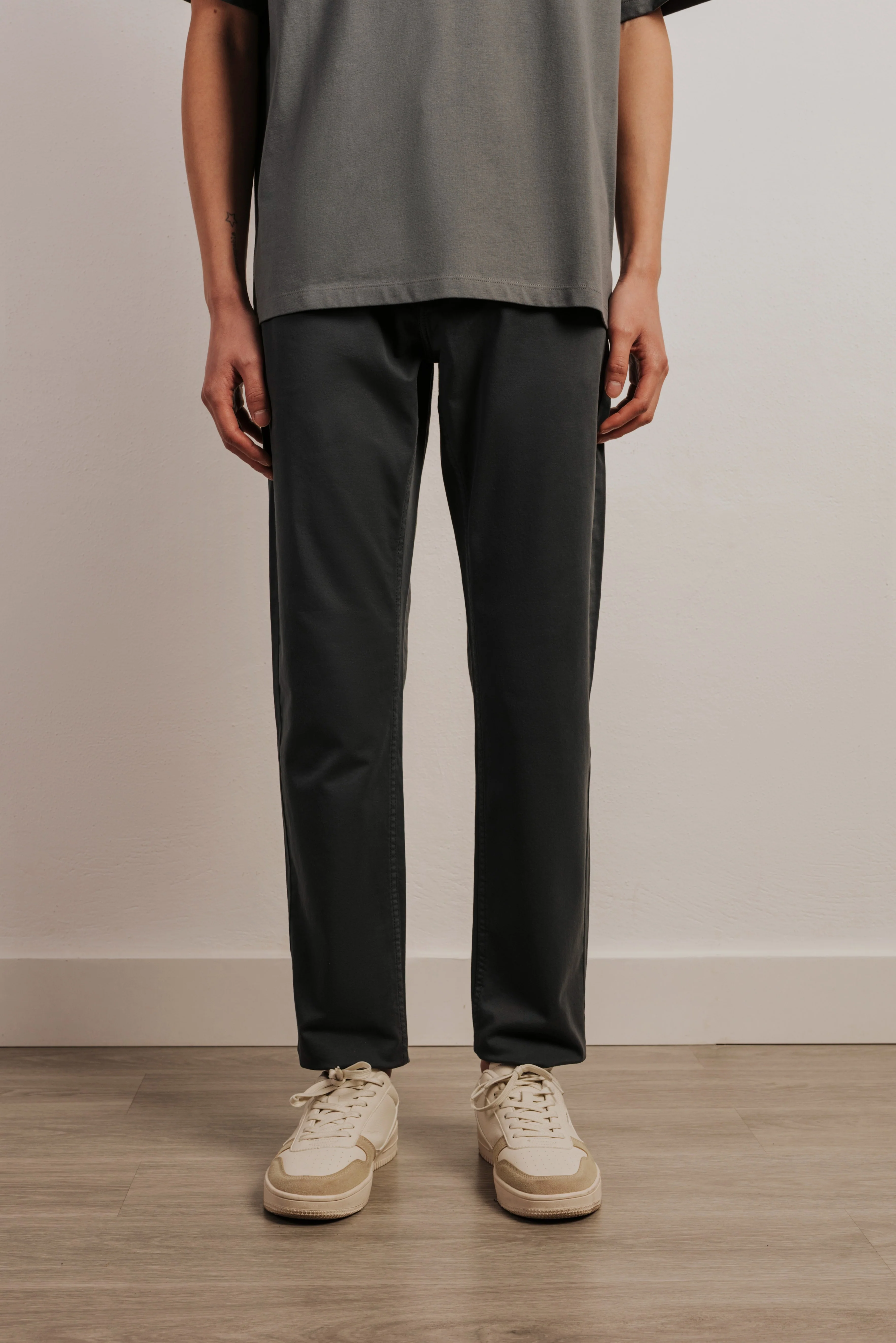 Pantalón slim fit sarga 5b - Image 4