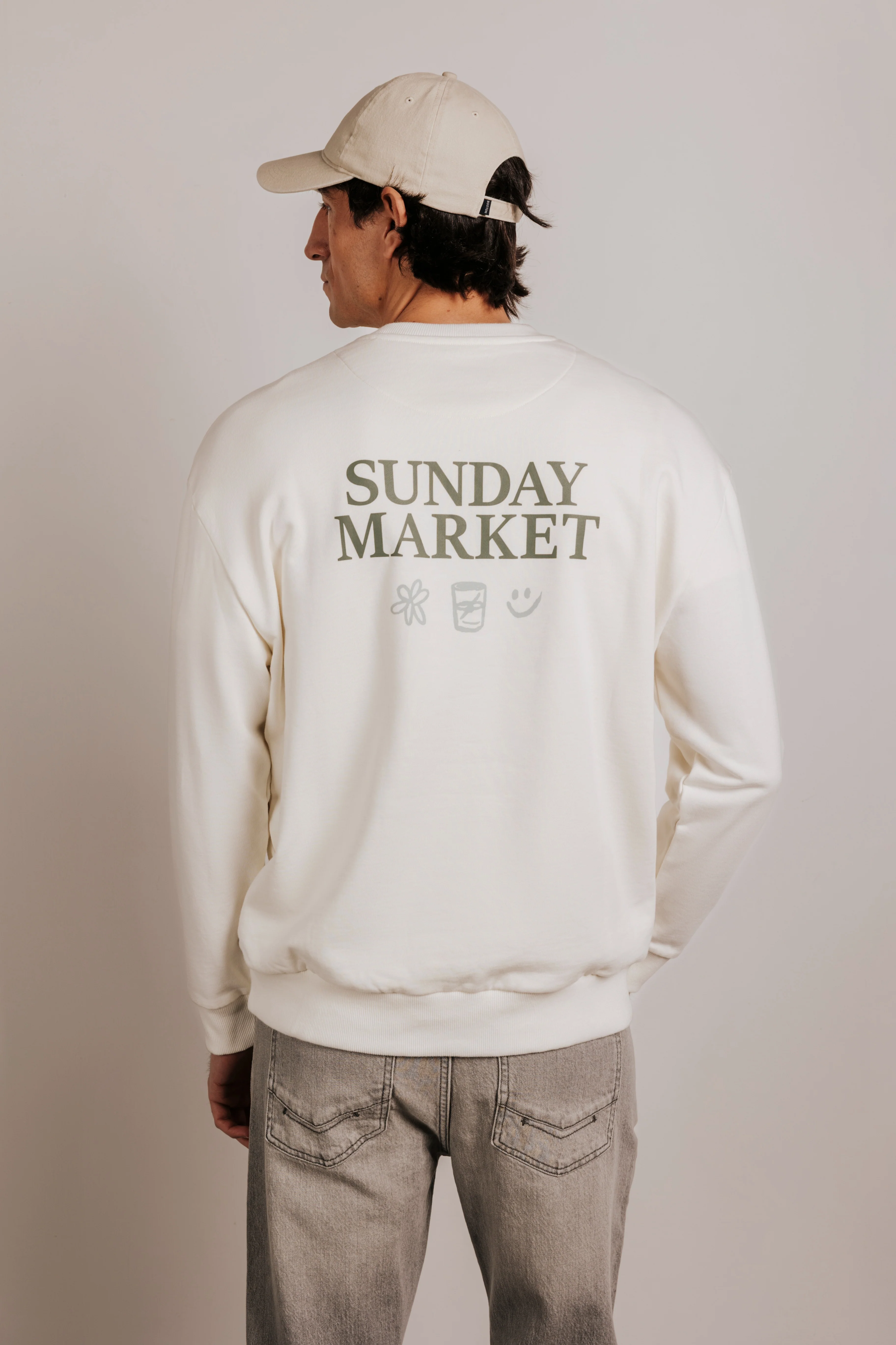 Sudadera oversize gráfica "Sunday market" - Image 4